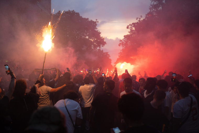 Quelle place pour les femmes dans les célébrations après les matchs de foot ?