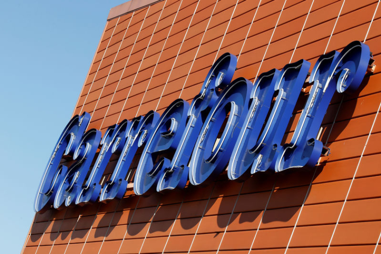 CARREFOUR PEUT AMÉLIORER SA SITUATION DANS TOUS LES PAYS, SELON BOMPARD