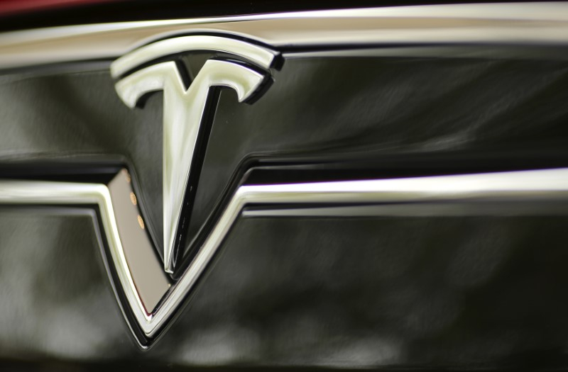 TESLA LÈVE 1,2 MILLIARD DE DOLLARS