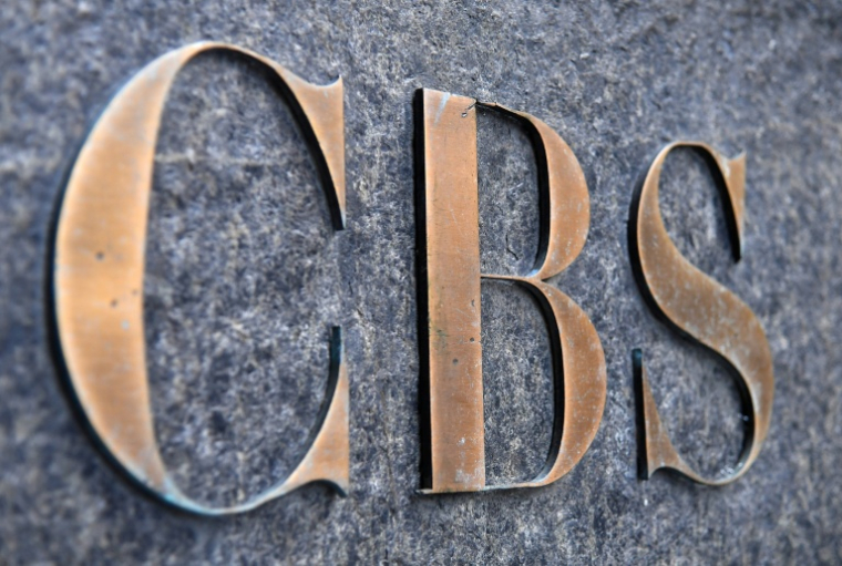 Le logo CBS au siège du groupe à New York, le 6 août 2018. ( AFP / ANGELA WEISS )