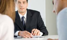 Les questionnaires de connaissances sur les produits financiers sont de plus en plus poussés. (© Photo Alto)