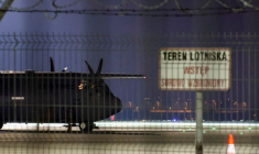 ARRIVÉE EN POLOGNE DES PREMIERS RENFORTS AMÉRICAINS