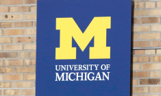 Photo d'archives : Le logo de l'Université du Michigan à Ann Arbor, Michigan