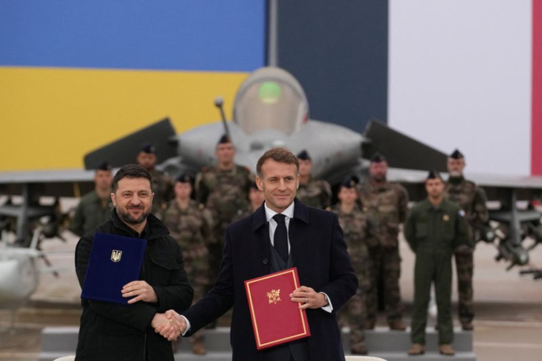 Le président ukrainien Zelenskiy arrive en France pour une visite officielle