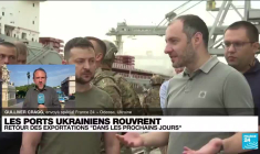 Ukraine: Zelensky dans le port de Tchornomorsk pour superviser un premier chargement de céréales