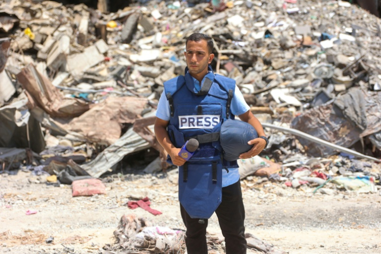 Anas al-Sharif, journaliste correspondant pour Al-Jazeera, travaille dans la ville de Gaza, le 10 octobre 2024 ( AFP / - )