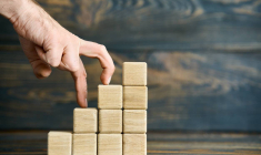 PEA : bientôt sans limite de versement et avec avantages successoraux de l’assurance-vie ? / iStock.com - Viktor_Gladkov