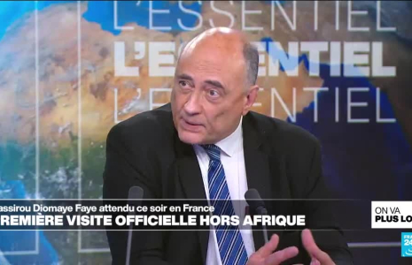 France: une campagne percutée par l'actualité