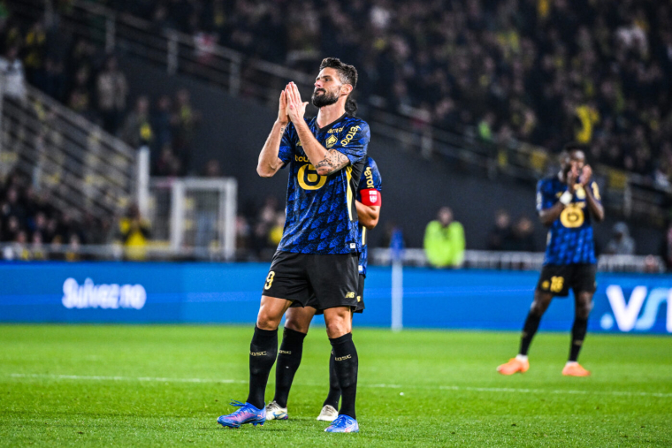 Olivier Giroud ovationné à Nantes, neuf ans après avoir été sifflé