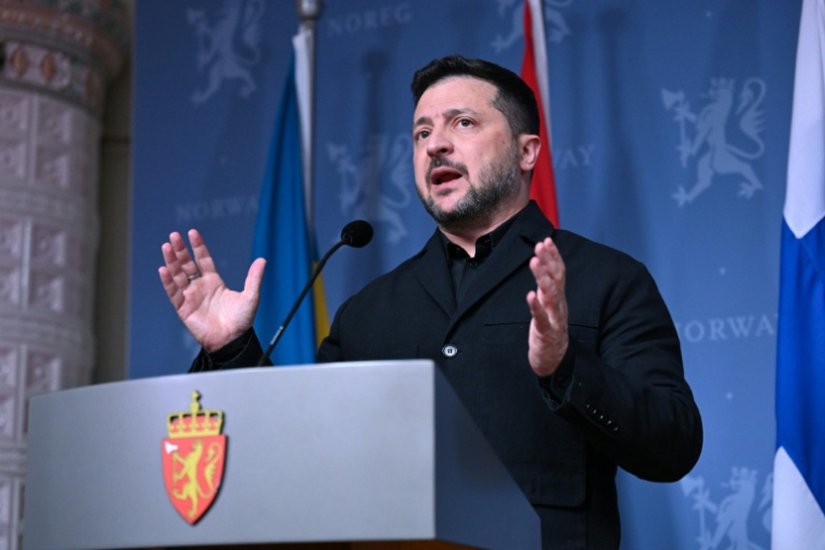 Le président ukrainien Volodymyr Zelensky lors d'une conférence de presse après une rencontre avec le Premier ministre norvégien et le président finlandais, le 20 octobre 2026 à Oslo en Norvège ( AFP / Jonathan Nackstrand )