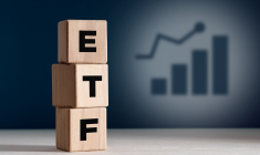 ETF, cubes en bois (Crédits: Adobe Stock)