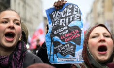 Marche pour El Hacen Diarra, le 25 janvier 2026 à Paris ( AFP / Blanca CRUZ )