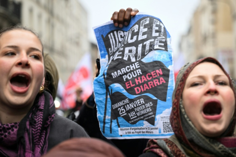 Marche pour El Hacen Diarra, le 25 janvier 2026 à Paris ( AFP / Blanca CRUZ )