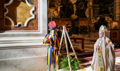 LE PAPE FRANÇOIS DÉFEND L'IDÉE D'UN REVENU UNIVERSEL POUR L'APRÈS-COVID