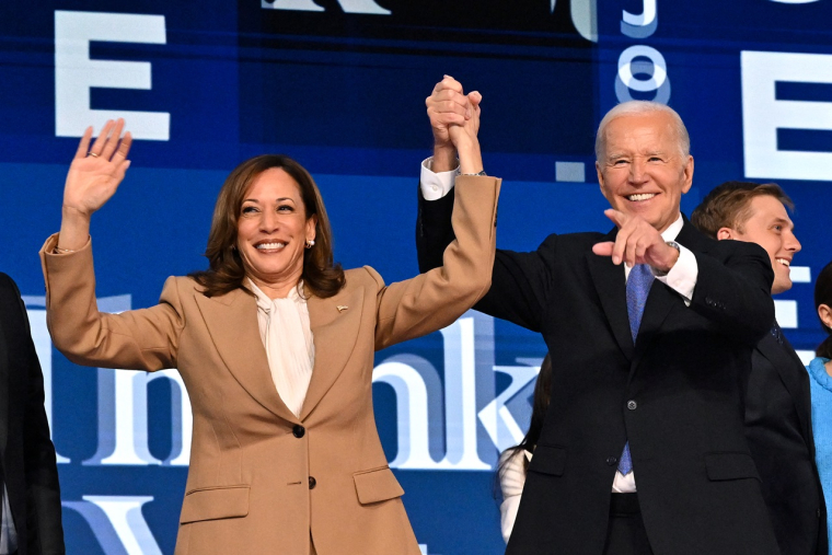 Kamala Harris et Joe Biden, lors de la Convention démocrate. (crédit : ROBYN BECK / AFP)