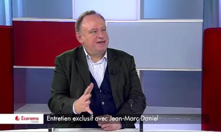"La baisse des cours du pétrole n'est qu'une bonne nouvelle", selon l'économiste Jean-Marc Daniel (VIDEO)