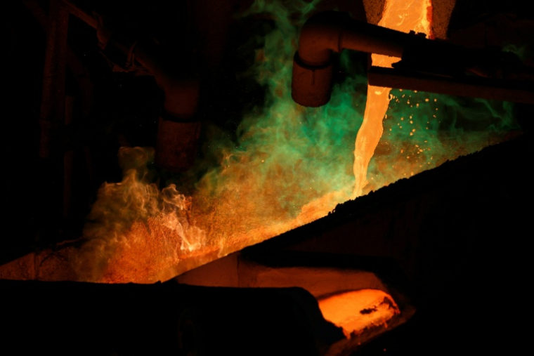 Opérations de fusion du cuivre à la mine d'El Teniente, la plus grande mine souterraine de cuivre au monde, à Machalí, près de Rancagua, au Chili, le 2 avril 2025 ( AFP / RAUL BRAVO )