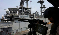 Des soldats américains mettent en oeuvre le blocus des ports iraniens, selon une capture de vidéo diffusée le 25 juillet 2025 par le Commandement pour le Moyen-Orient (Centcom) ( US Central Command (CENTCOM) / - )