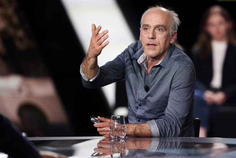 Philippe Poutou à Saint-Denis, le 5 avril 2022. ( AFP / THOMAS COEX )