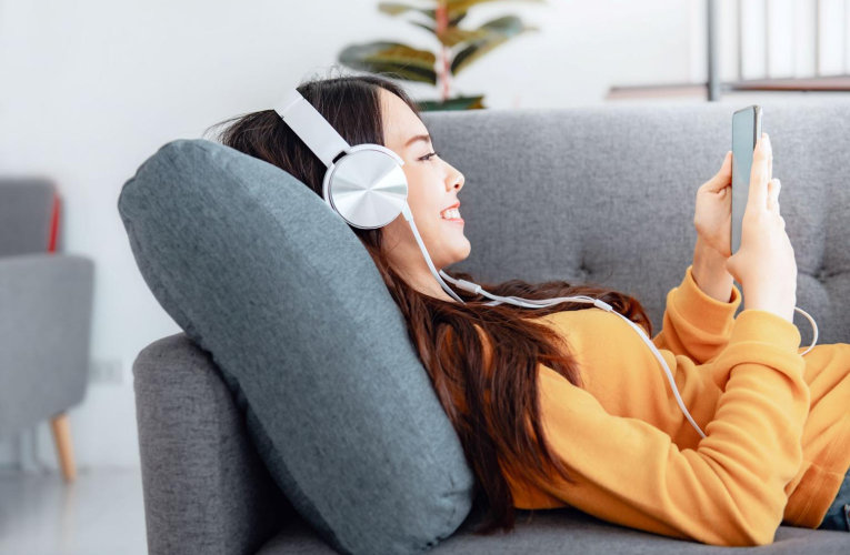 De nombreuses applications permettent de se détendre et de mieux résister au stress. ( crédit photo : Shutterstock )