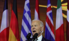Le président américain Joe Biden prononce un discours lors d'un événement marquant le 75e anniversaire de l'OTAN à Washington