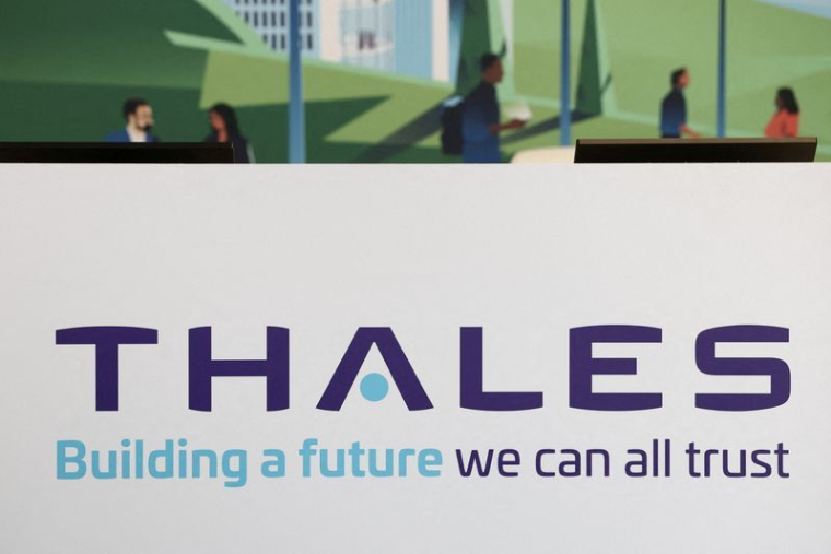 Un logo de Thales
