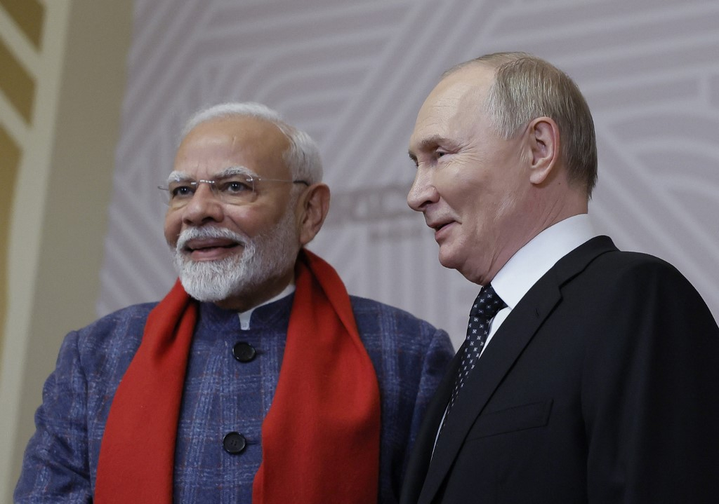 Narendra Modi et Vladimir Poutine à Kazan, en Russie, le 22 octobre 2024. ( POOL / MAXIM SHEMETOV )