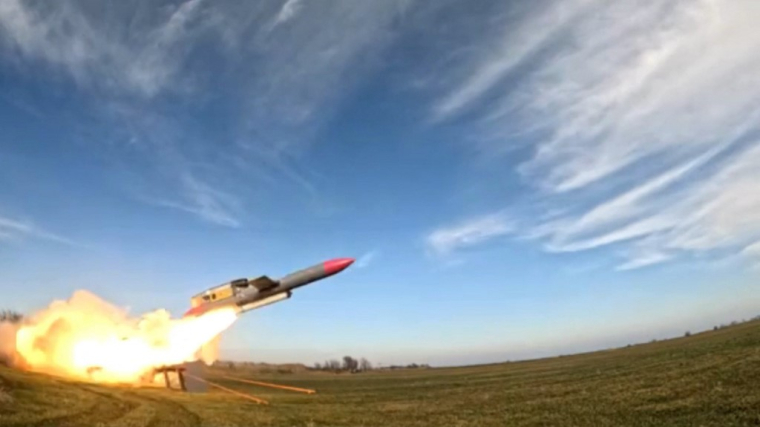 Un missile de croisière Flamingo, en Ukraine, le 26 août 2025. ( ZN.UA / HANDOUT )