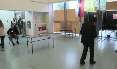 Les Serbes commencent à voter pour les élections législatives anticipées
