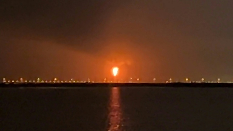 Image tirée d'une vidéo d'AFPTV du 21 juin 2026 montrant une explosion dans la zone industrielle de Ras Laffan, au Qatar, abritant le plus grand centre mondial de gaz naturel liquéfié ( AFPTV / - )