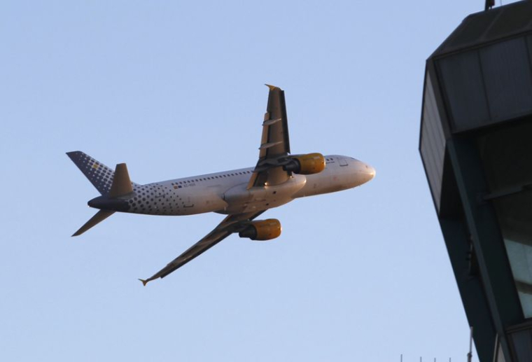 Un avion Vueling Airbus A320-200 à l'aéroport de Barcelone, en Espagne