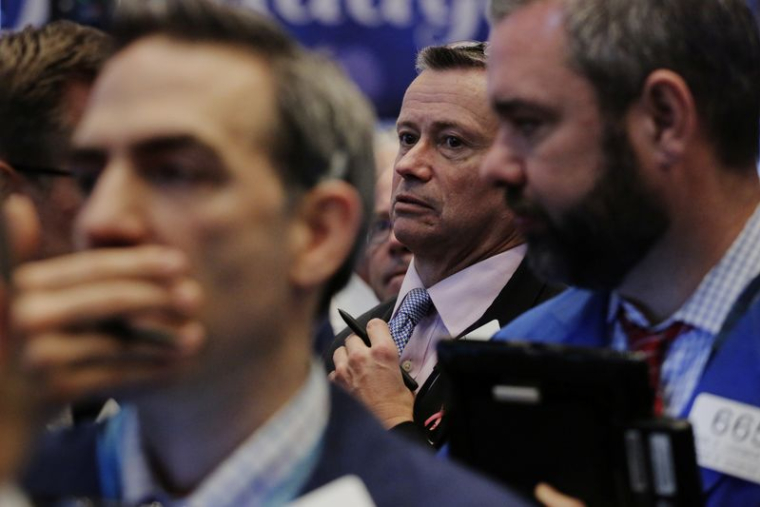 Des traders travaillent à la bourse de New York