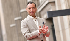 L'acteur Jude Law à Hollywood le 12 décembre 2024  ( AFP / Chris DELMAS )