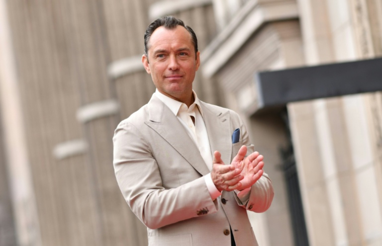 L'acteur Jude Law à Hollywood le 12 décembre 2024 ( AFP / Chris DELMAS )