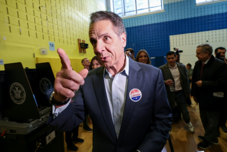 Le candidat indépendant pour la mairie de New York Andrew Cuomo vient de voter à Manhattan, le 4 novembre 2025 ( AFP / TIMOTHY A.CLARY )