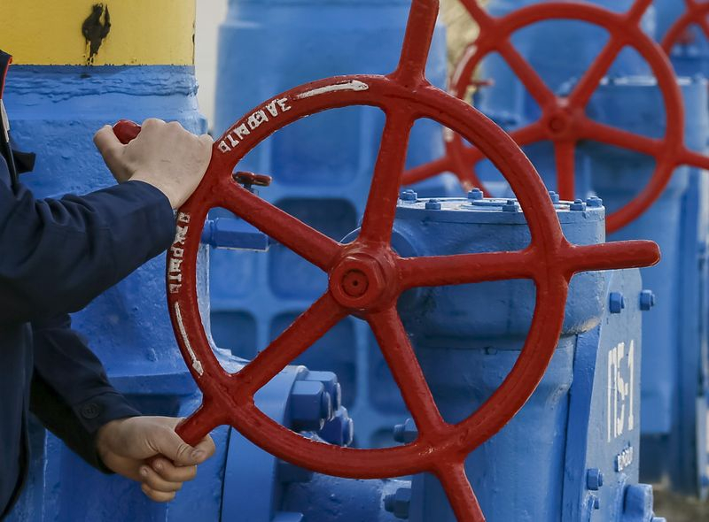 MOSCOU MENACE DE COUPER LES EXPORTATIONS D'ÉNERGIE EN CAS DE PLAFONNEMENT DES PRIX