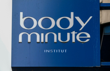 Dix franchisés Body Minute demandent une requalification de leur contrat aux prud'hommes ( AFP / Anna KURTH )