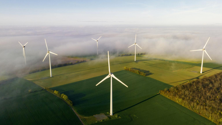 Les fonds infrastructures s’ouvrent aux particuliers et s’accompagnent de revenus contractuels, impact durable et potentiel de performance à long terme. ( crédit photo : Getty Images )