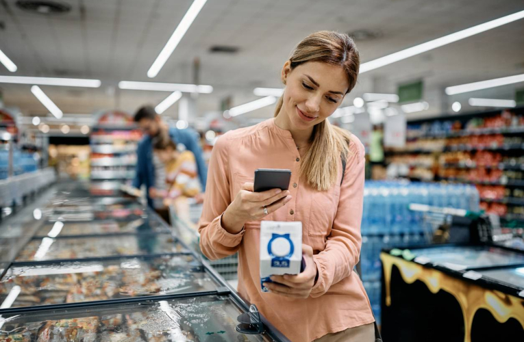 Conso, bientôt la fin du code-barres-iStock-Drazen Zigic