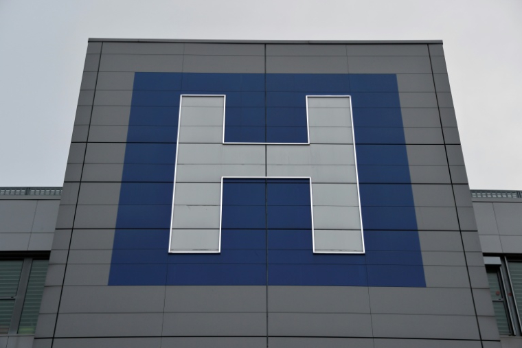 Le syndicat des anesthésistes réanimateurs hospitaliers appelle jeudi à mettre fin aux plages de travail trop longues, de "16 heures consécutives" et plus, préjudiciable selon une récente étude américaine à la sécurité des patients ( POOL / Ludovic MARIN )
