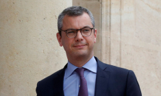 LE GOUVERNEMENT FAIT FRONT DERRIÈRE ALEXIS KOHLER