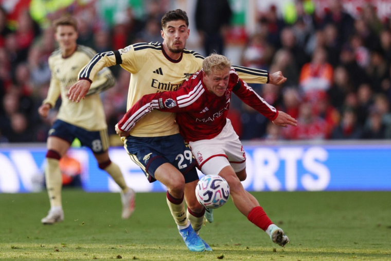 Arsenal s'en sort in extremis à Nottingham