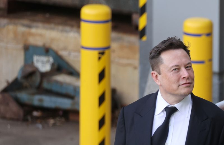 L'AUTEUR DE LA BIOGRAPHIE DE STEVE JOBS VA ÉCRIRE UN LIVRE SUR ELON MUSK