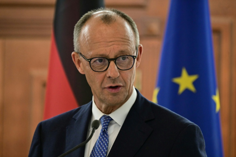 Le chancelier allemand Friedrich Merz parle à la presse à Chisinau, en Moldavie, le 27 août 2025 ( AFP / Daniel MIHAILESCU )