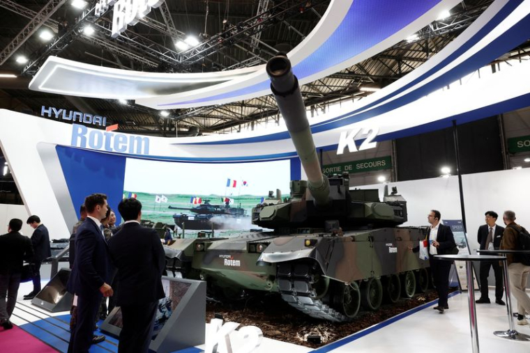 Eurosatory, salon international de la défense et de la sécurité terrestres et aériennes Eurosatory à Villepinte