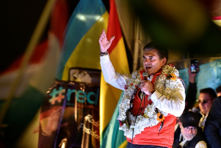 Le président élu de centre-droit Rodrigo Paz s'adresse à ses partisans après le résultat des élections, le 19 octobre 2025 à La Paz, en Bolivie ( AFP / Jorge BERNAL )