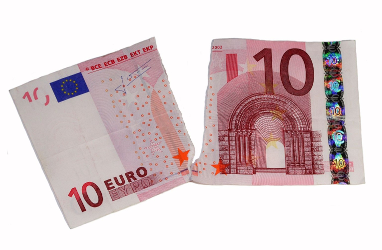 Ai-je le droit de payer avec un billet déchiré ?