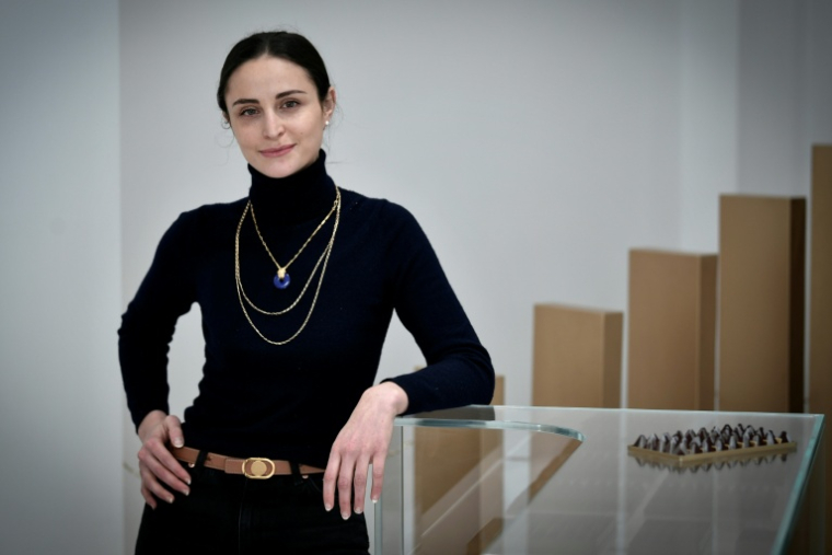 La chocolatière française Jade Genin dans sa chocolaterie à Paris, le 22 février 2024 ( AFP / STEPHANE DE SAKUTIN )
