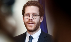 David Amiel, ministre délégué chargé de la Fonction publique et de la Réforme de l'État, le 4 novembre 2025, à Paris ( AFP / THIBAUD MORITZ )