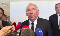 Une "prime" pour maintenir les seniors en emploi (Bayrou)